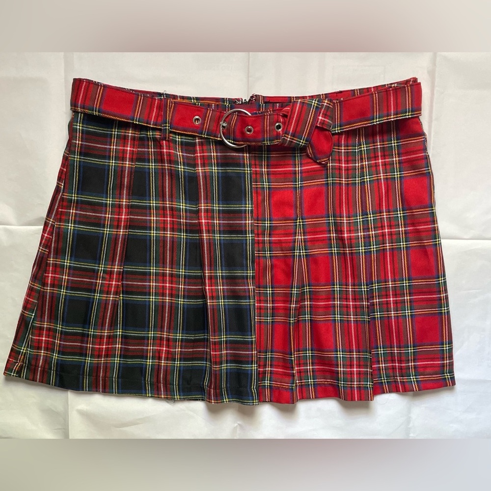Almost Famous Pleated Short Skirt